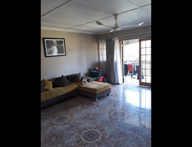 2 BEDROOM PROPERTY TO RENT IN MEER EN SEE